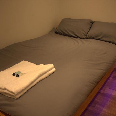 Central Serviced Apartments - Two Bedroom Apartment カーディフ エクステリア 写真